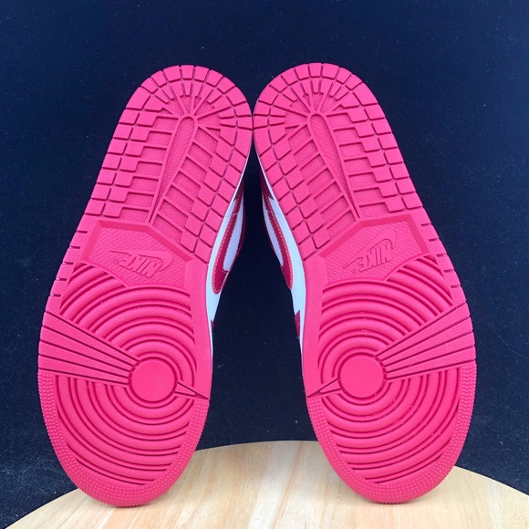 Brand New Nike Air Jordan Low Cardinal Red Light Curry White 553558-607 - Picture 8 of 8